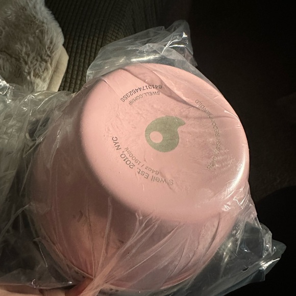 New swell salad bowl from fabfitfun - Picture 4 of 4